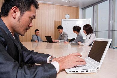 摆脱NVIDIA依赖！曝ChatGPT开发商OpenAI携手博通开发AI芯片